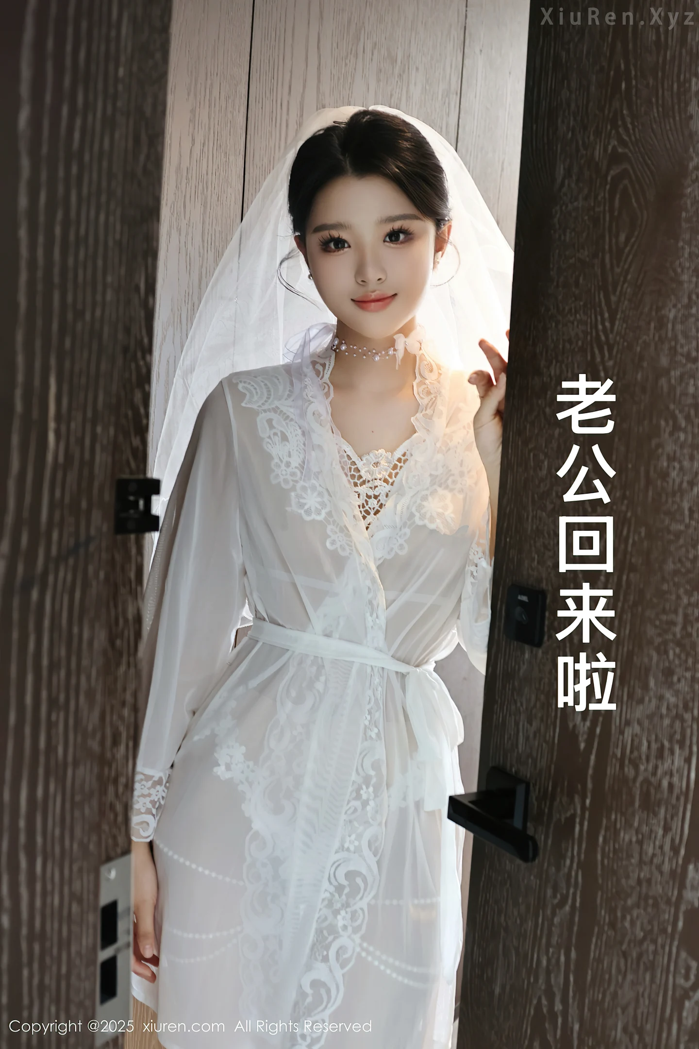 图片[2]-[XiuRen秀人网]VOL.10559 新人模特糯梨子性感白色情趣婚纱配白色丝袜秀曼妙身姿诱惑写真70P-秀人网官方网站